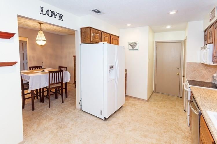 5910 Country Place