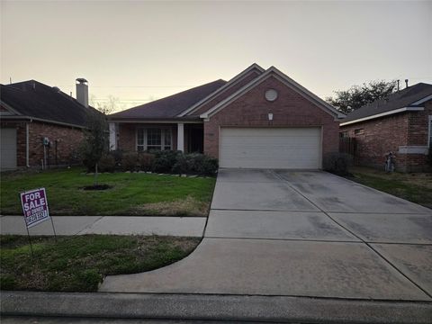 Photo of 14119 Englewood Park Lane, Cypress, TX 77429 (MLS # 23427878)