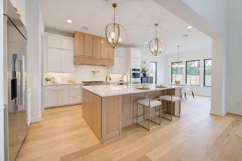 Photo of 1502 Story Street, Houston, TX 77055 (MLS # 41588985)