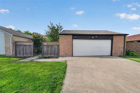 Photo of 6 Quailwood Drive, Baytown, TX 77521 (MLS # 63803650)