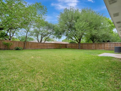 Tiny photo for 211 Leafwood Circle, League City, TX 77573 (MLS # 81626275)