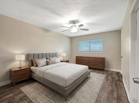 Tiny photo for 211 Leafwood Circle, League City, TX 77573 (MLS # 81626275)