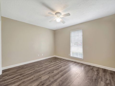 Tiny photo for 211 Leafwood Circle, League City, TX 77573 (MLS # 81626275)