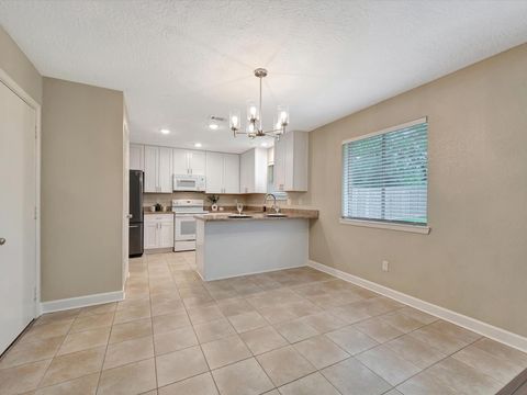 Tiny photo for 211 Leafwood Circle, League City, TX 77573 (MLS # 81626275)