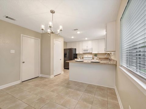 Tiny photo for 211 Leafwood Circle, League City, TX 77573 (MLS # 81626275)