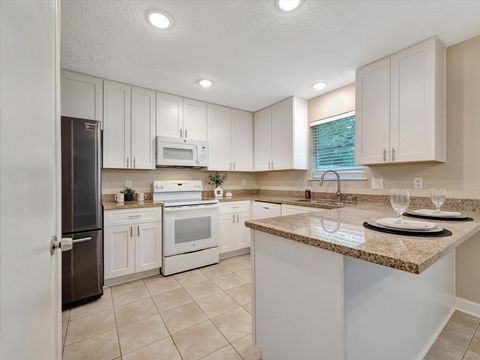 Photo of 211 Leafwood Circle, League City, TX 77573 (MLS # 81626275)