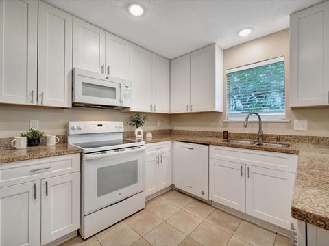 Tiny photo for 211 Leafwood Circle, League City, TX 77573 (MLS # 81626275)