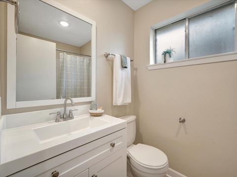 Tiny photo for 211 Leafwood Circle, League City, TX 77573 (MLS # 81626275)