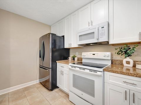 Tiny photo for 211 Leafwood Circle, League City, TX 77573 (MLS # 81626275)
