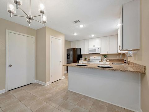 Tiny photo for 211 Leafwood Circle, League City, TX 77573 (MLS # 81626275)