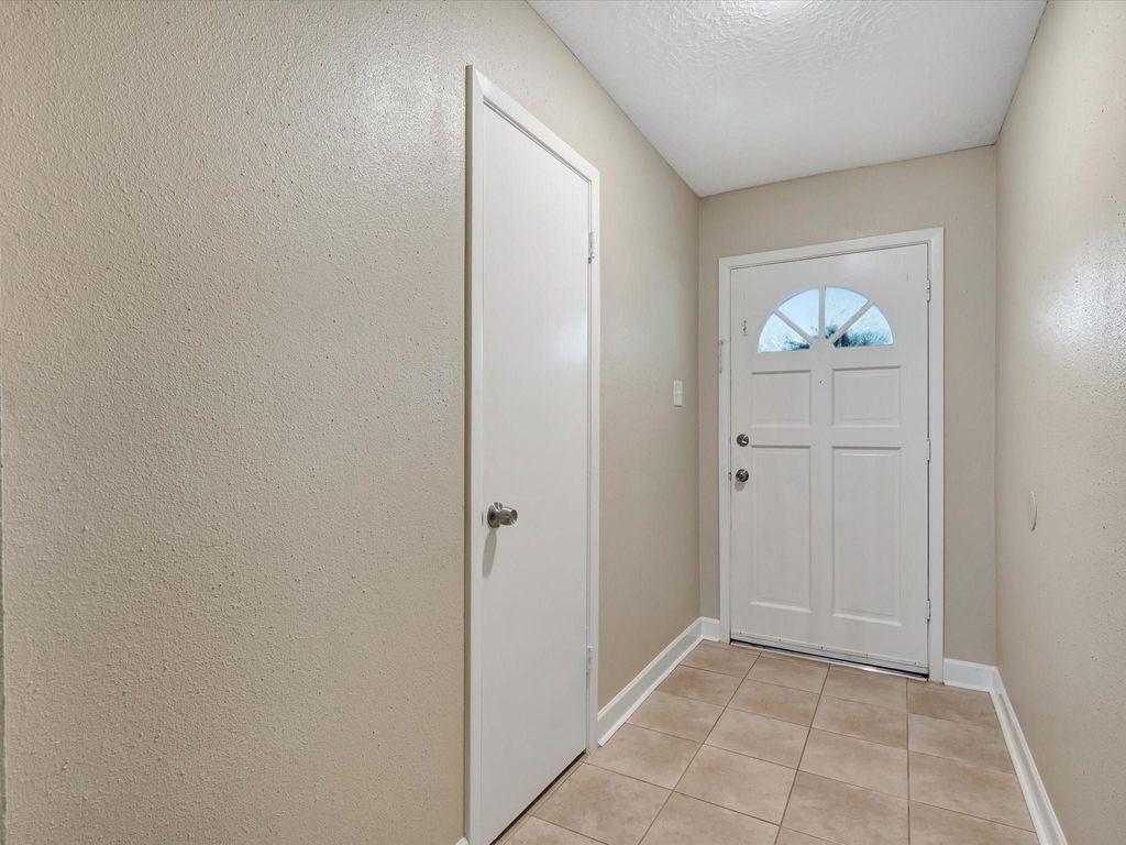 Photo of 211 Leafwood Circle, League City, TX 77573 (MLS # 81626275)