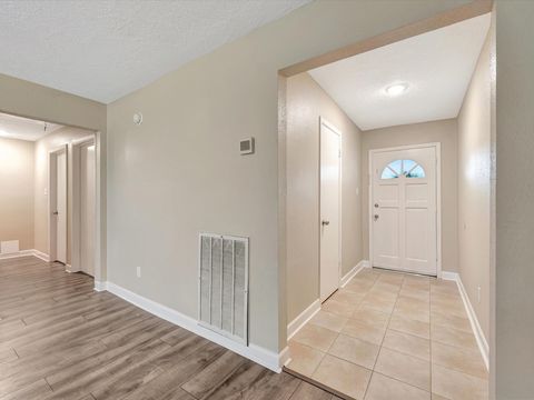 Tiny photo for 211 Leafwood Circle, League City, TX 77573 (MLS # 81626275)