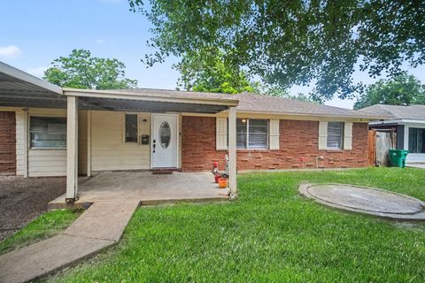 Photo of 2121 Hickory Lane, Pasadena, TX 77502 (MLS # 23985542)
