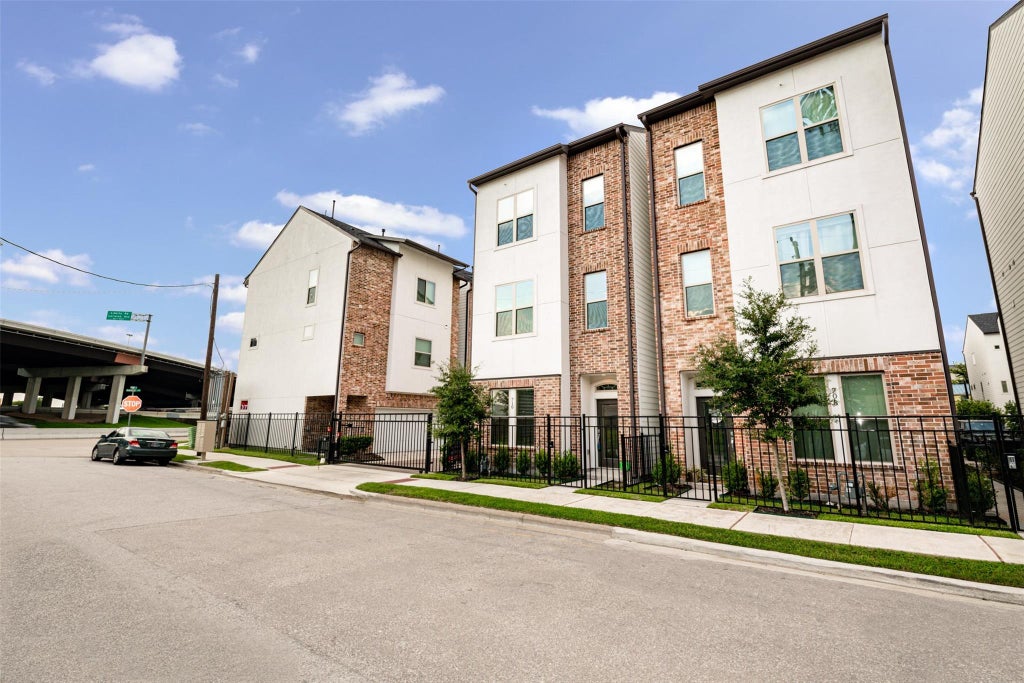 Photo of 710 Clark Street, Houston, TX 77020 (MLS # 13786145)