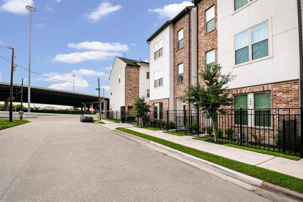 Photo of 710 Clark Street, Houston, TX 77020 (MLS # 13786145)