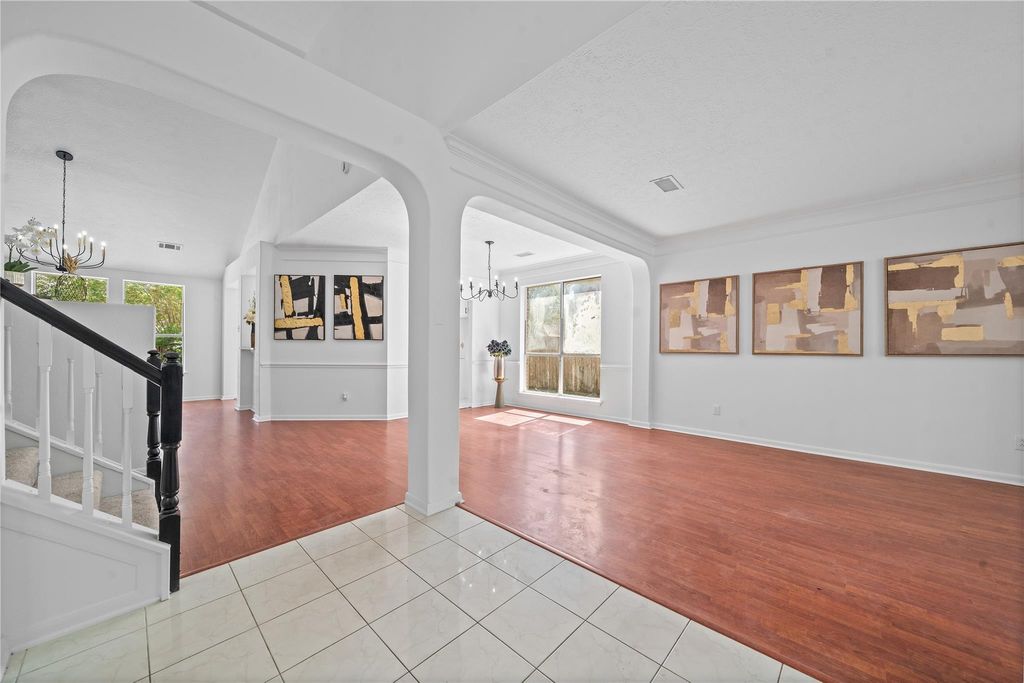 Photo of 13623 Country Green Court Ct, Houston, TX 77059 (MLS # 24363884)