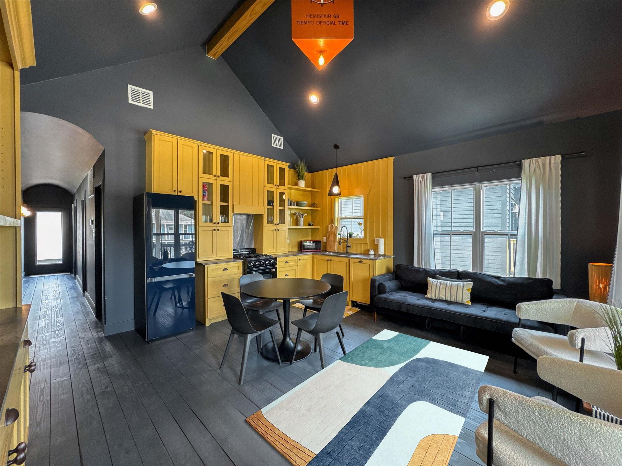 1208 32nd Street