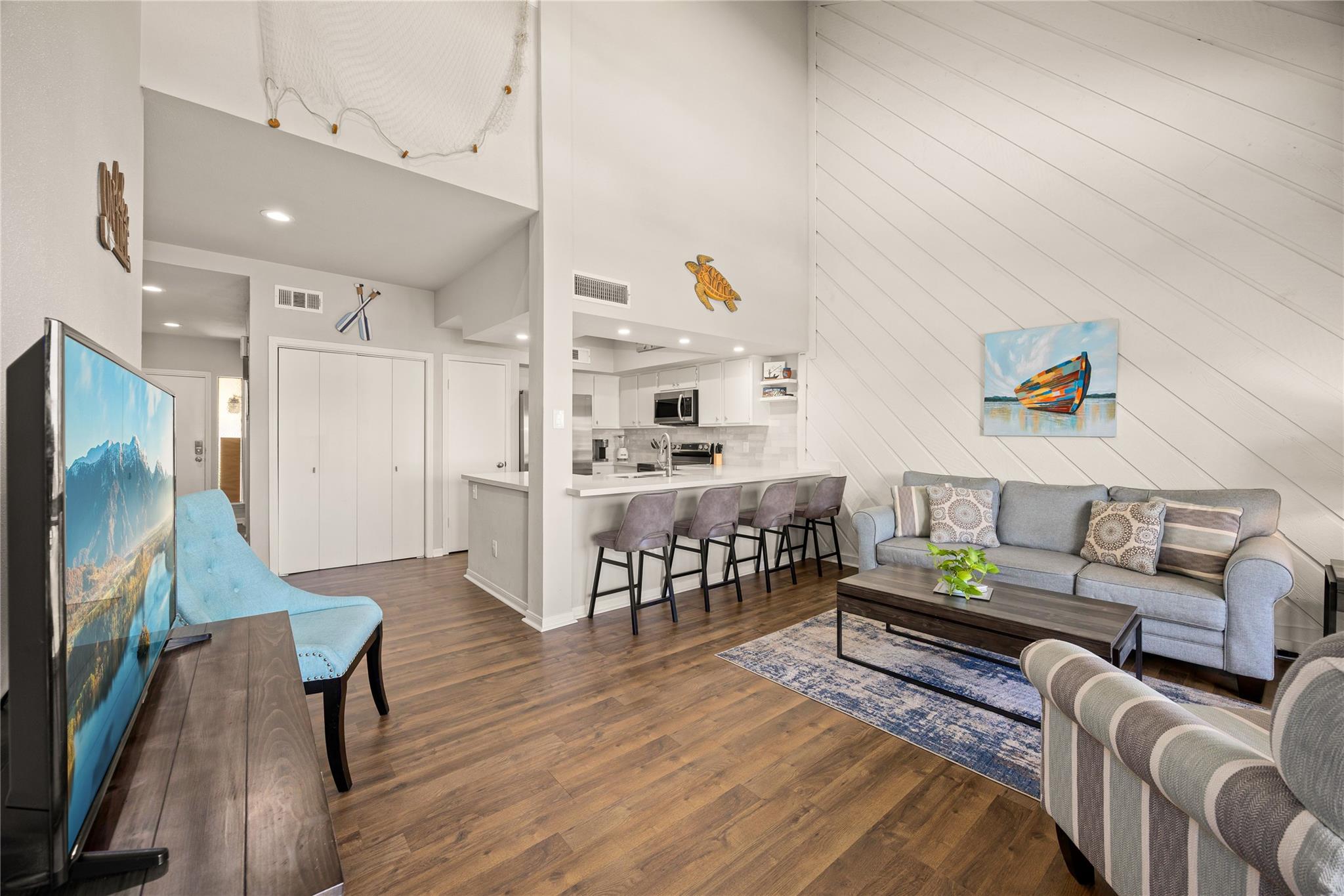 108 April Sound Drive S