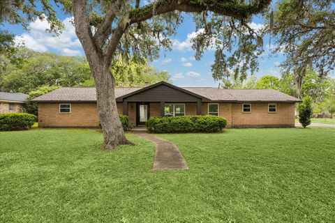 Photo of 1107 Hallie Street, Sweeny, TX 77480 (MLS # 68496830)