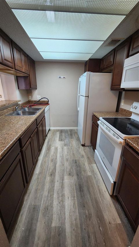 2818 S Bartell Drive 7 Houston TX 77054