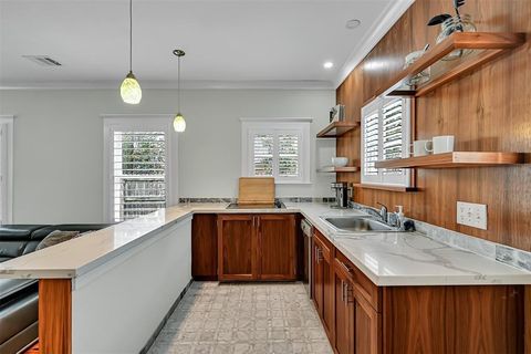 Photo of 311 E 8th Street, Houston, TX 77007 (MLS # 84423577)