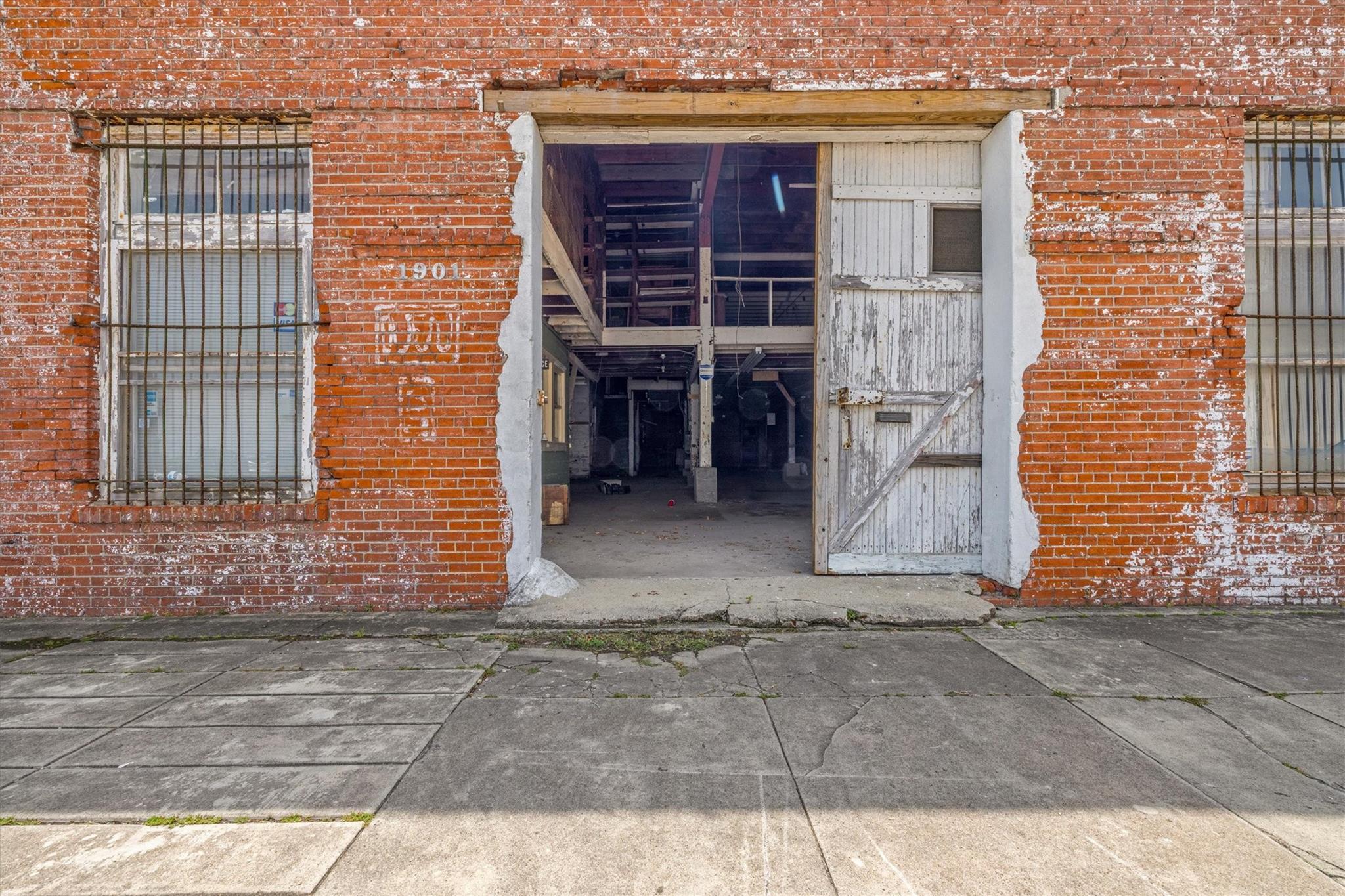 1901 Strand Street