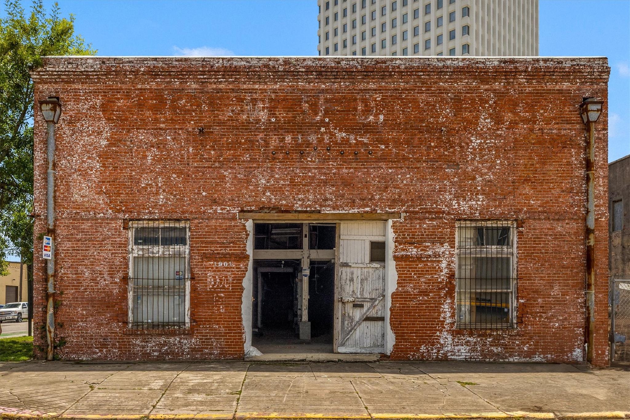 1901 Strand Street
