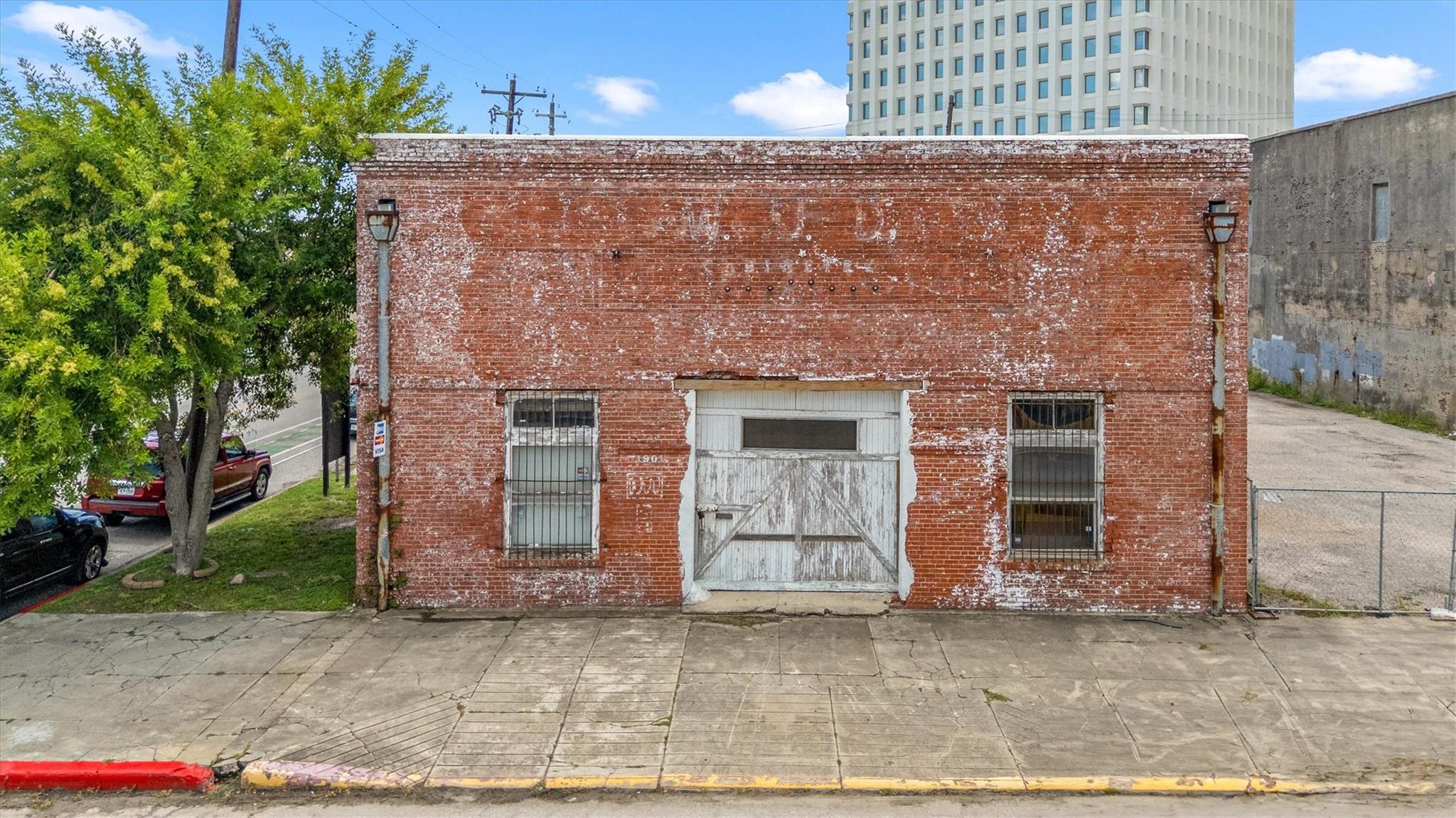 1901 Strand Street