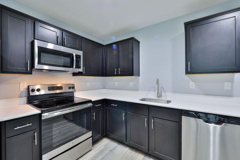 Photo of 715 W 13th Street #E, Houston, TX 77008 (MLS # 52519331)