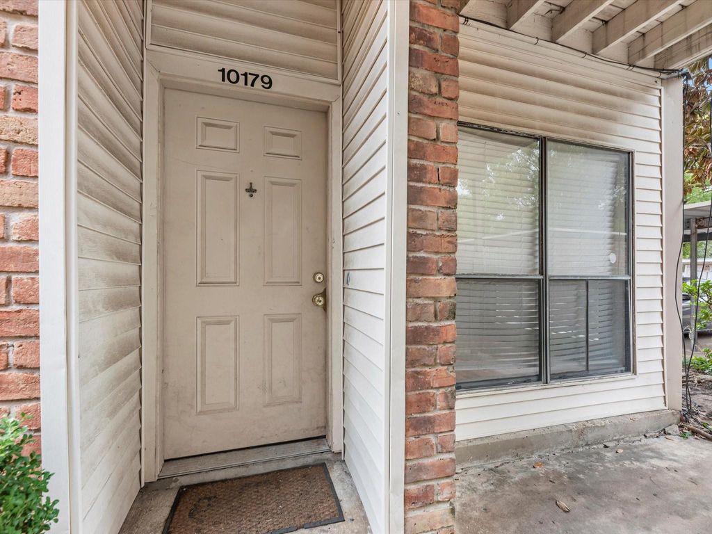 Photo of 10179 Oakberry Street, Houston, TX 77042 (MLS # 14828974)