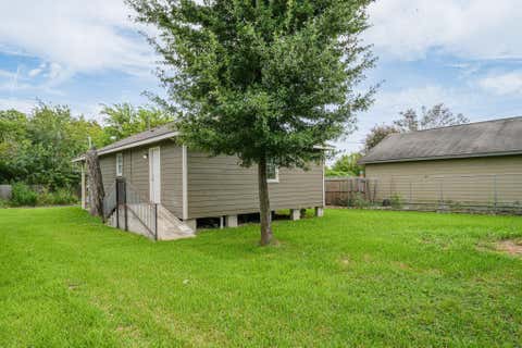 Homes For Sale - 2407 Russell Street<br/> Houston, TX 77026