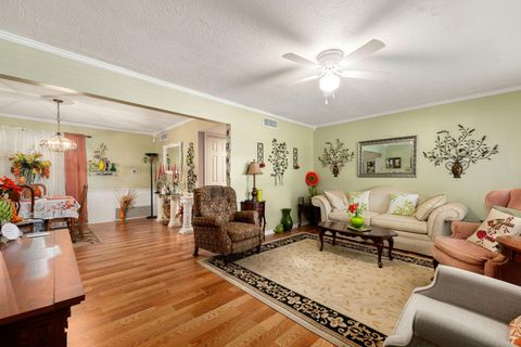 Photo of 1811 Myrtle Street, Liberty, TX 77575 (MLS # 29443316)