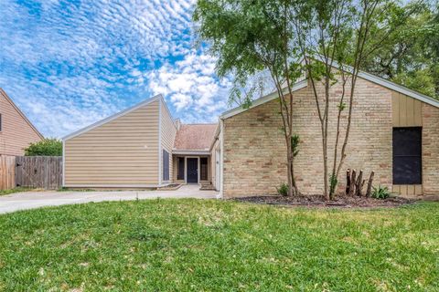 Photo of 15910 Tumbling Rapids Drive Dr, Houston, TX 77084 (MLS # 80668771)