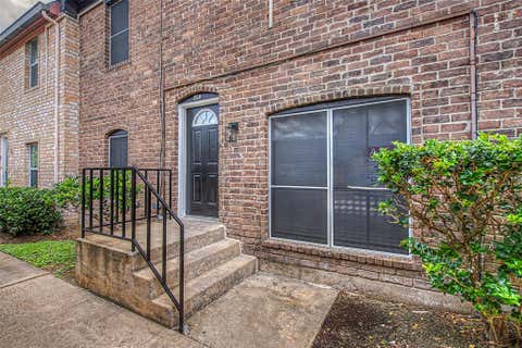 Photo of 830 Threadneedle Street #228, Houston, TX 77079 (MLS # 2663834)