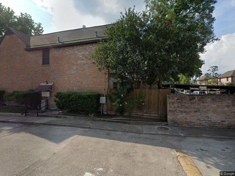 Photo of 830 Threadneedle Street #228, Houston, TX 77079 (MLS # 2663834)