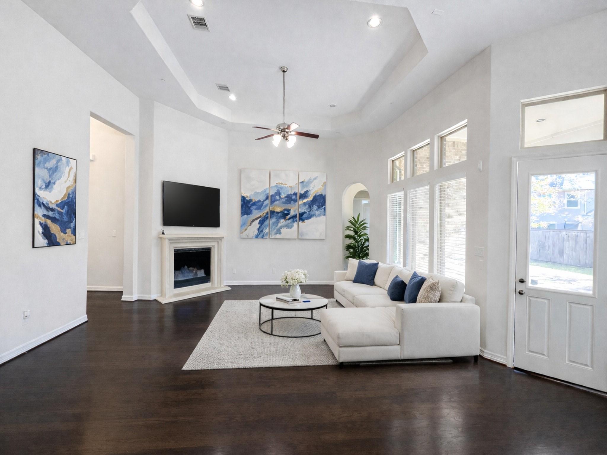 10407 Roseate Skimmer