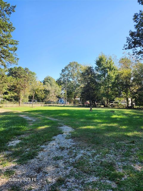 Photo of 154 Talpa, Livingston, TX 77351 (MLS # 56395722)
