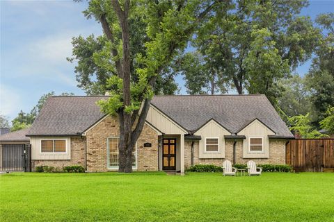 Photo of 9134 Olathe Street, Houston, TX 77055 (MLS # 28568728)