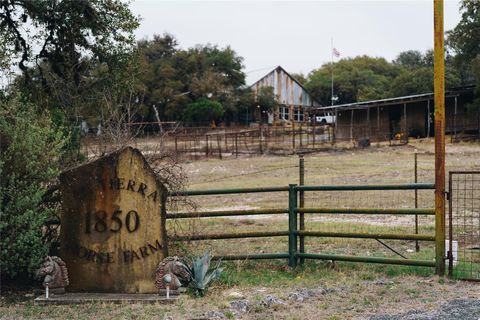 Photo of 1850 W Ranch Road 337, Leakey, TX 78873 (MLS # 68742961)