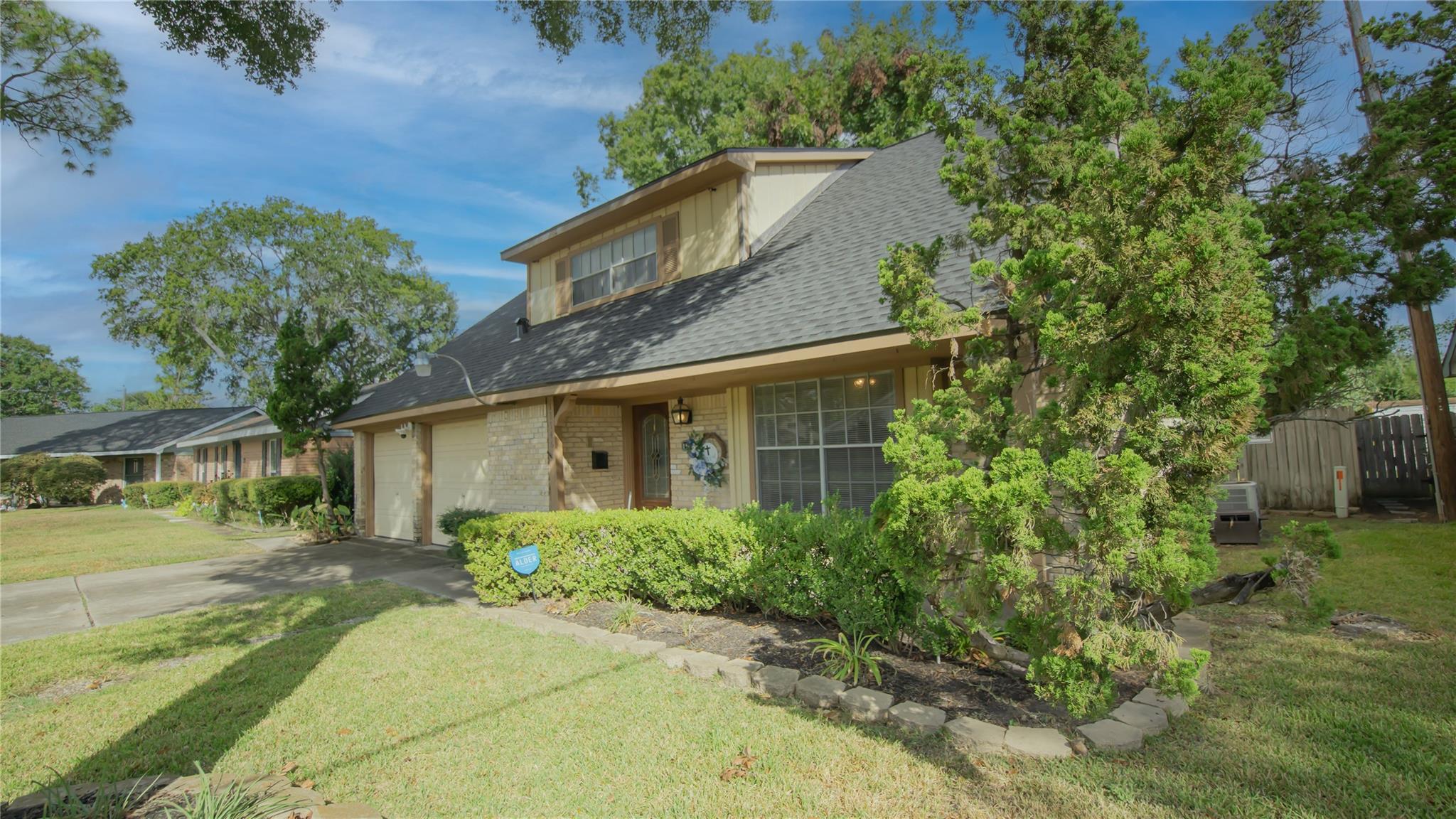 11746 N Evelyn Circle