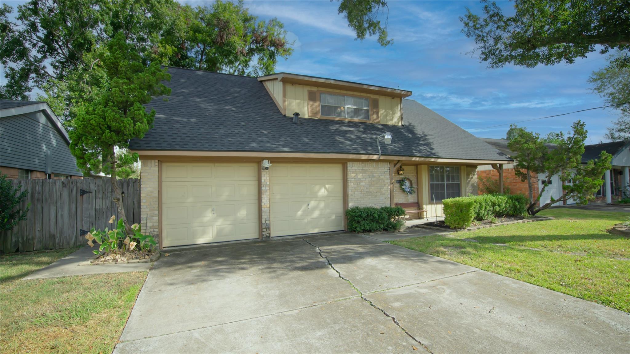 11746 N Evelyn Circle