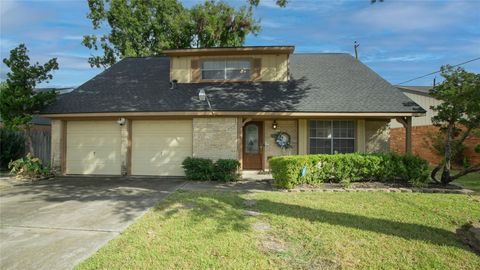 Photo of 11746 N Evelyn Circle, Houston, TX 77071 (MLS # 25837920)