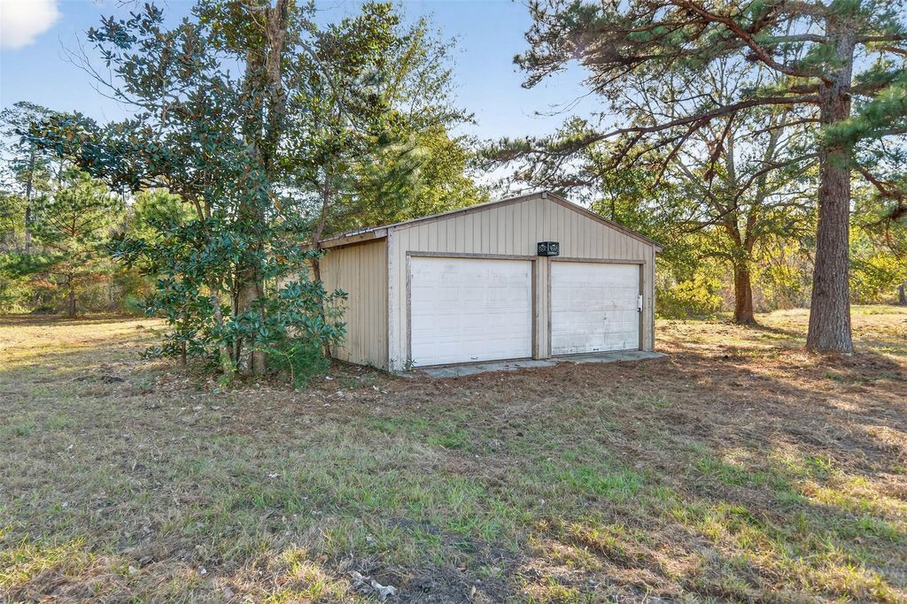 Photo of 230 County Road 3373, Cleveland, TX 77327 (MLS # 25658823)