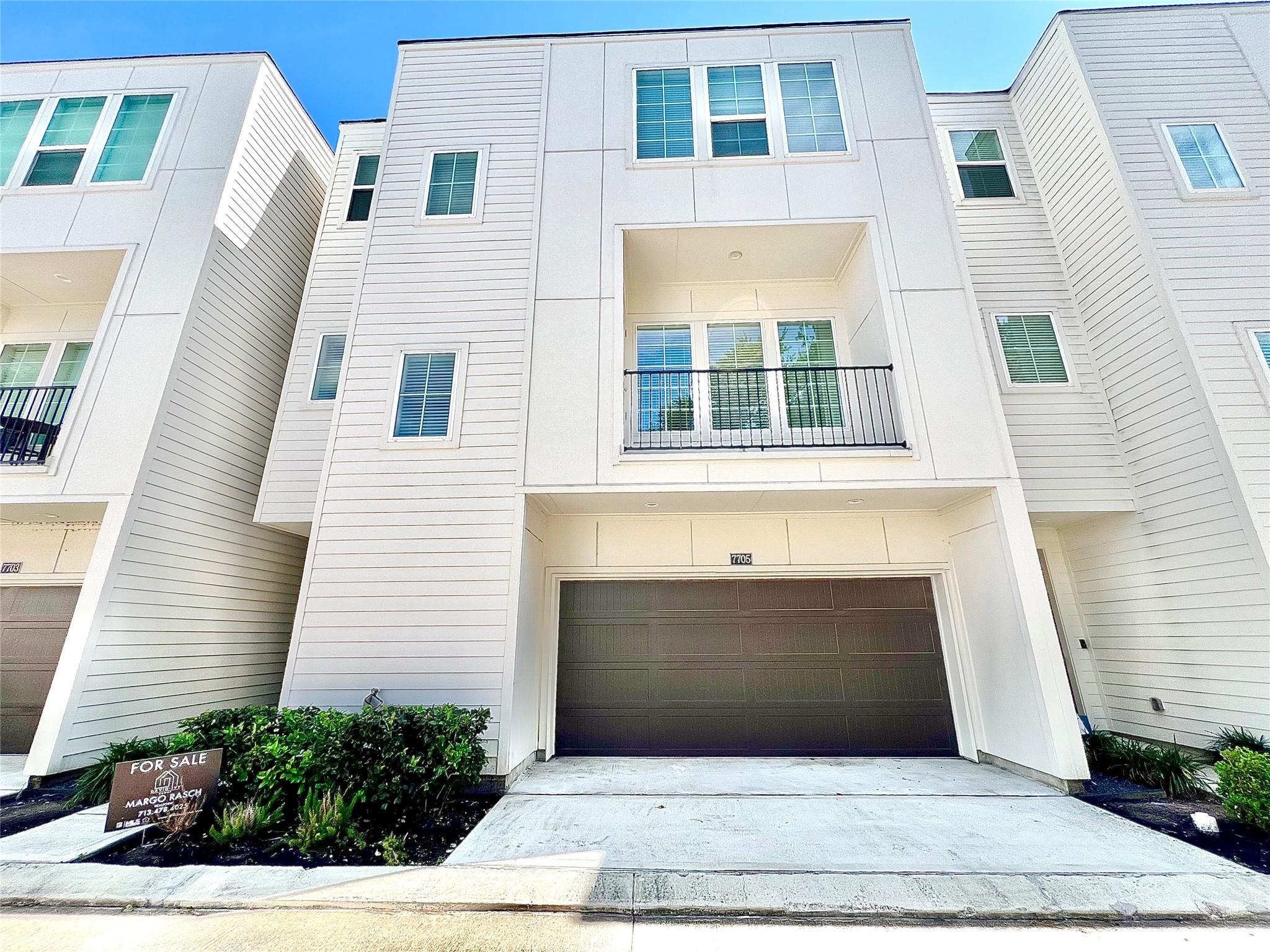 7711 Westside Villas Lane