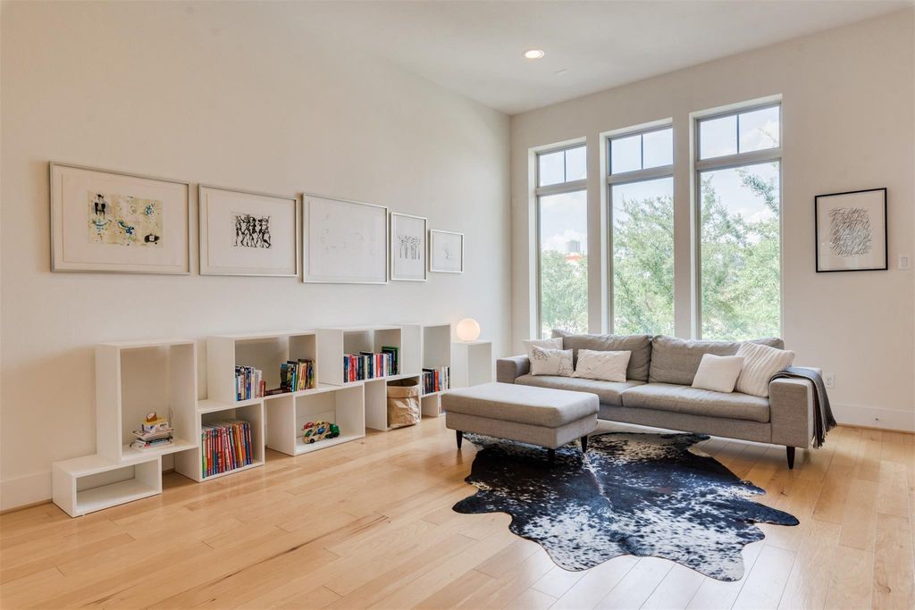 Photo of 5429 Hidalgo Street #B, Houston, TX 77056 (MLS # 56279680)