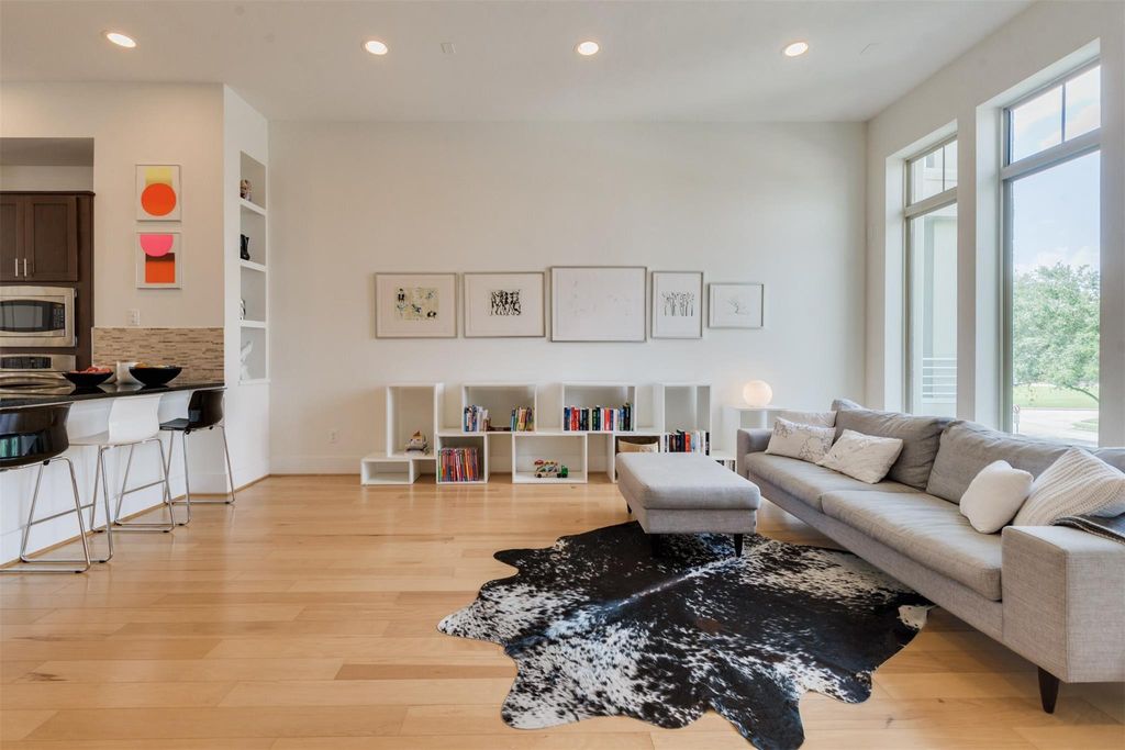 Photo of 5429 Hidalgo Street #B, Houston, TX 77056 (MLS # 56279680)