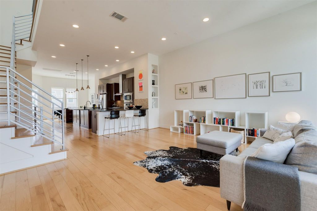 Photo of 5429 Hidalgo Street #B, Houston, TX 77056 (MLS # 56279680)