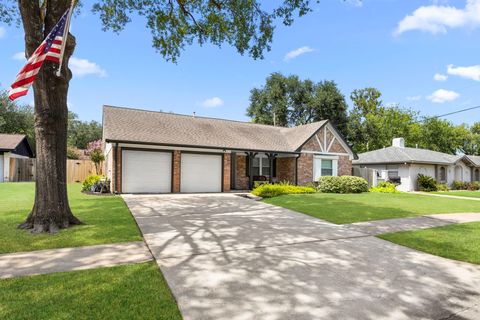 Photo of 12346 Whittington Drive, Houston, TX 77077 (MLS # 24430475)