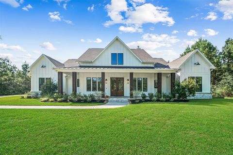 Photo of 15535 Wood Grove Way, Willis, TX 77378 (MLS # 17982031)