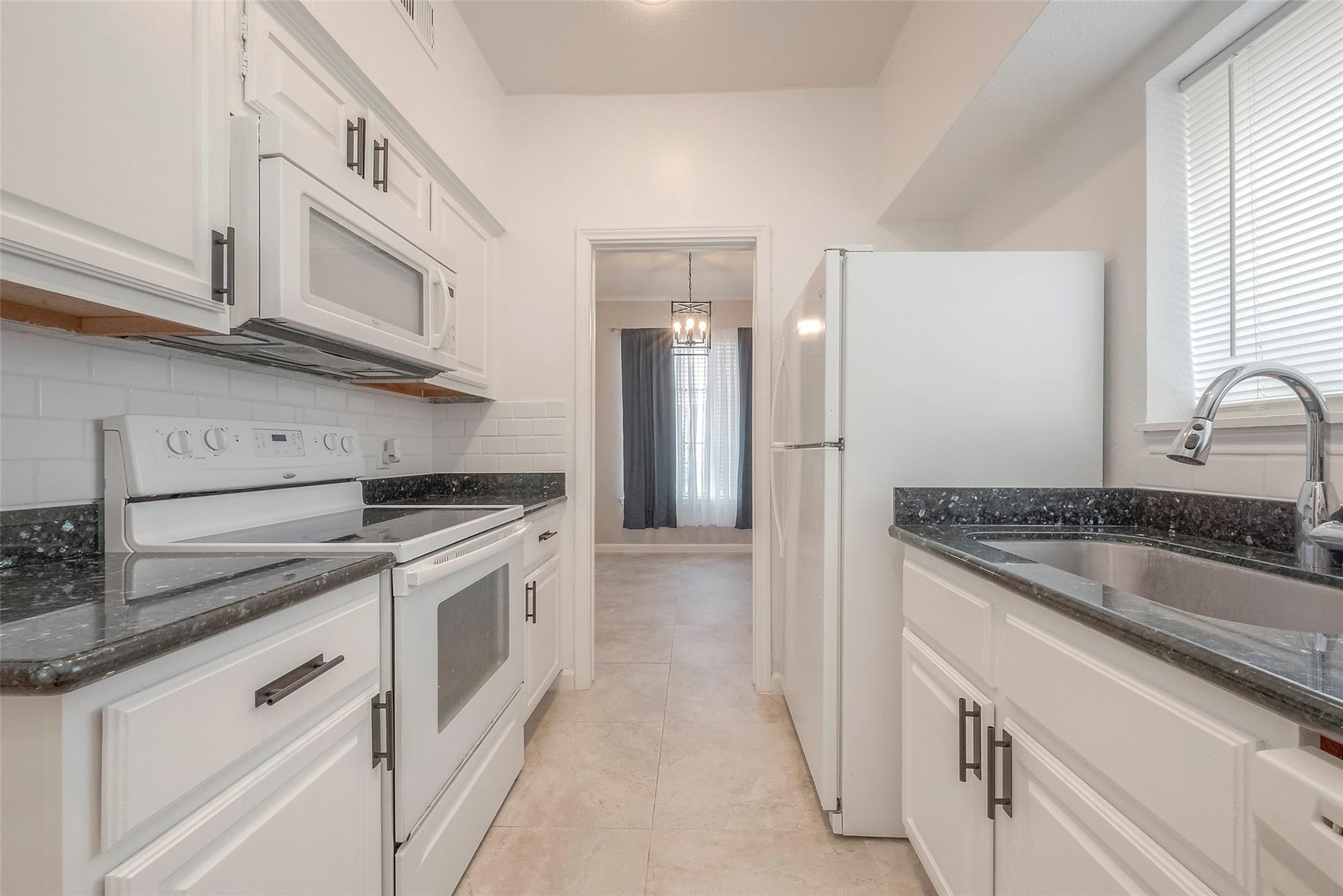 1103 Dulles Avenue 1202